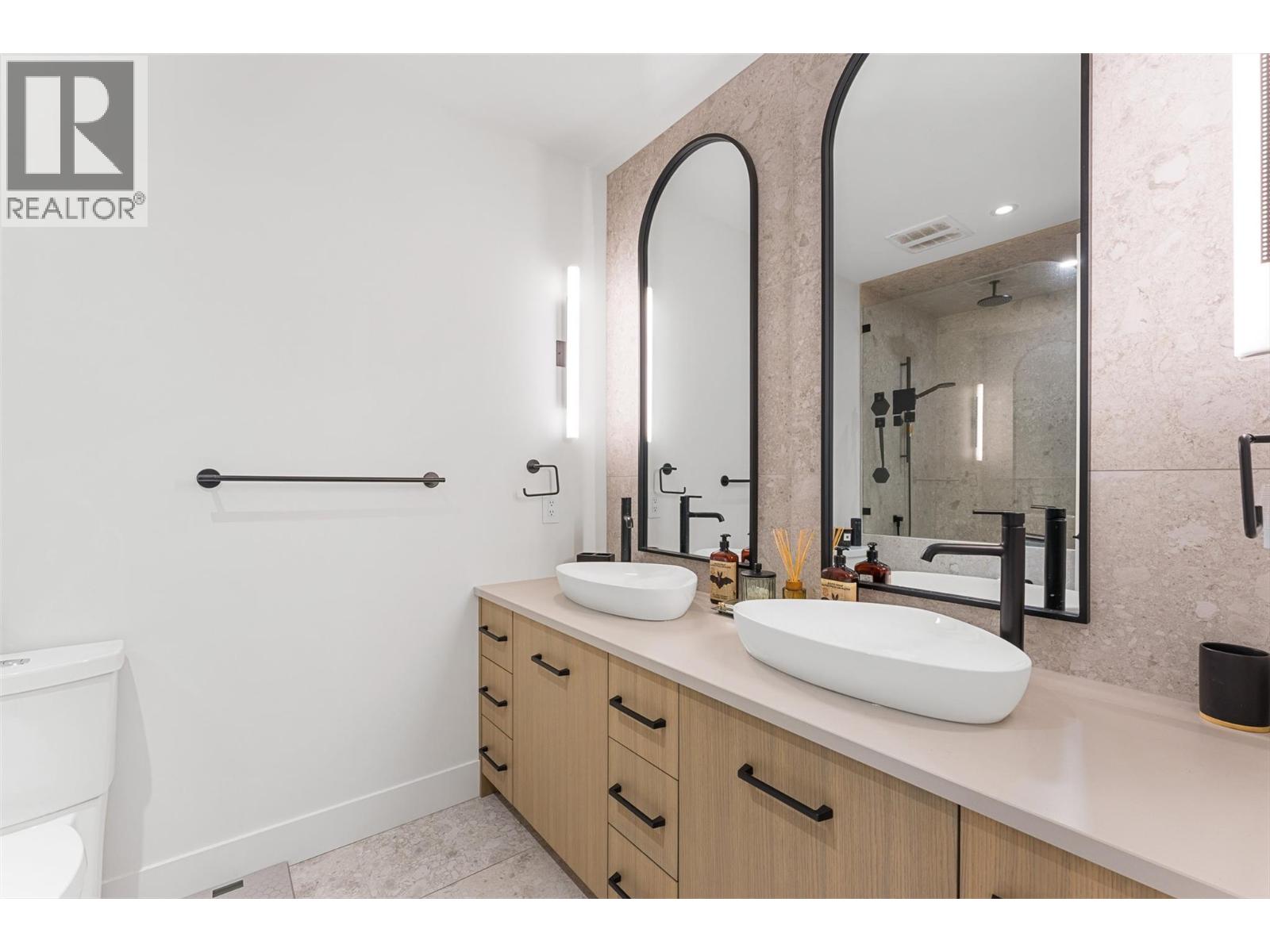 721 Pinehaven Court, Kelowna