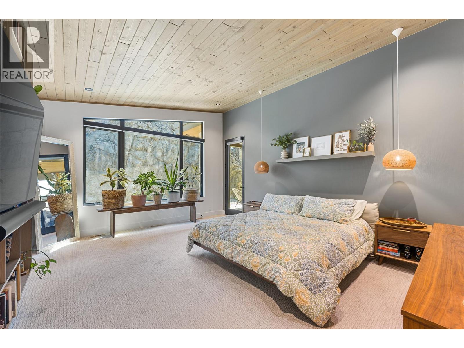 721 Pinehaven Court, Kelowna