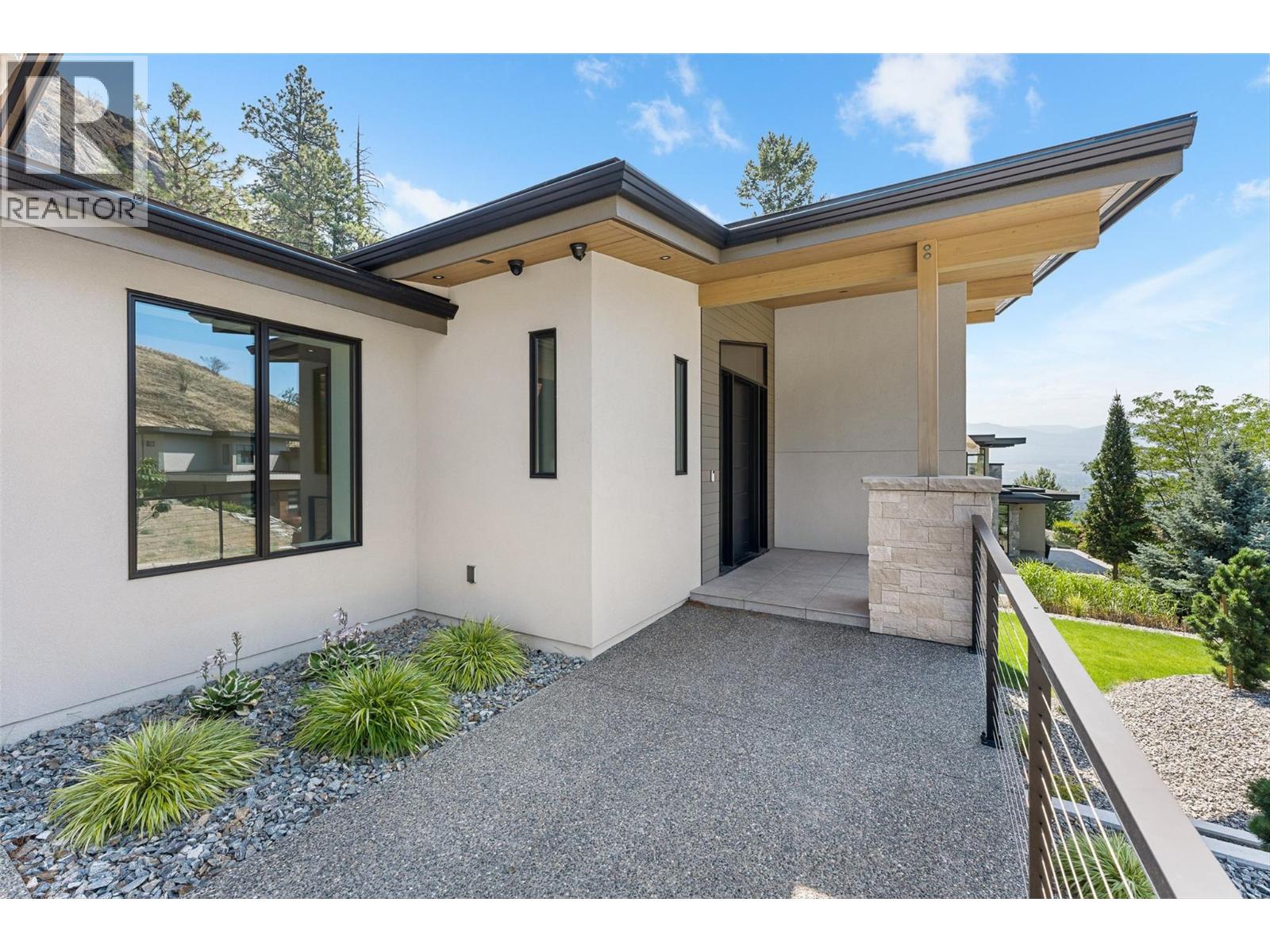 721 Pinehaven Court, Kelowna