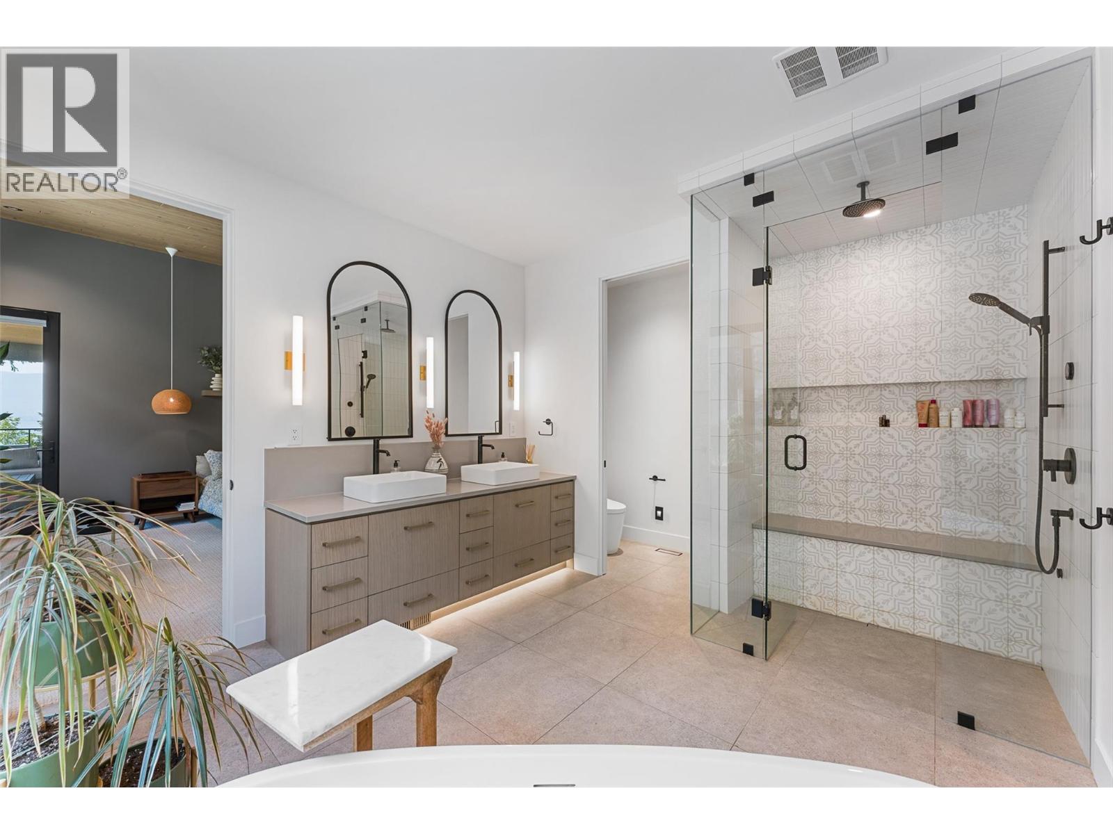 721 Pinehaven Court, Kelowna