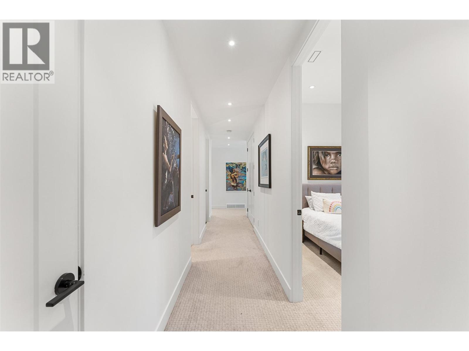 721 Pinehaven Court, Kelowna
