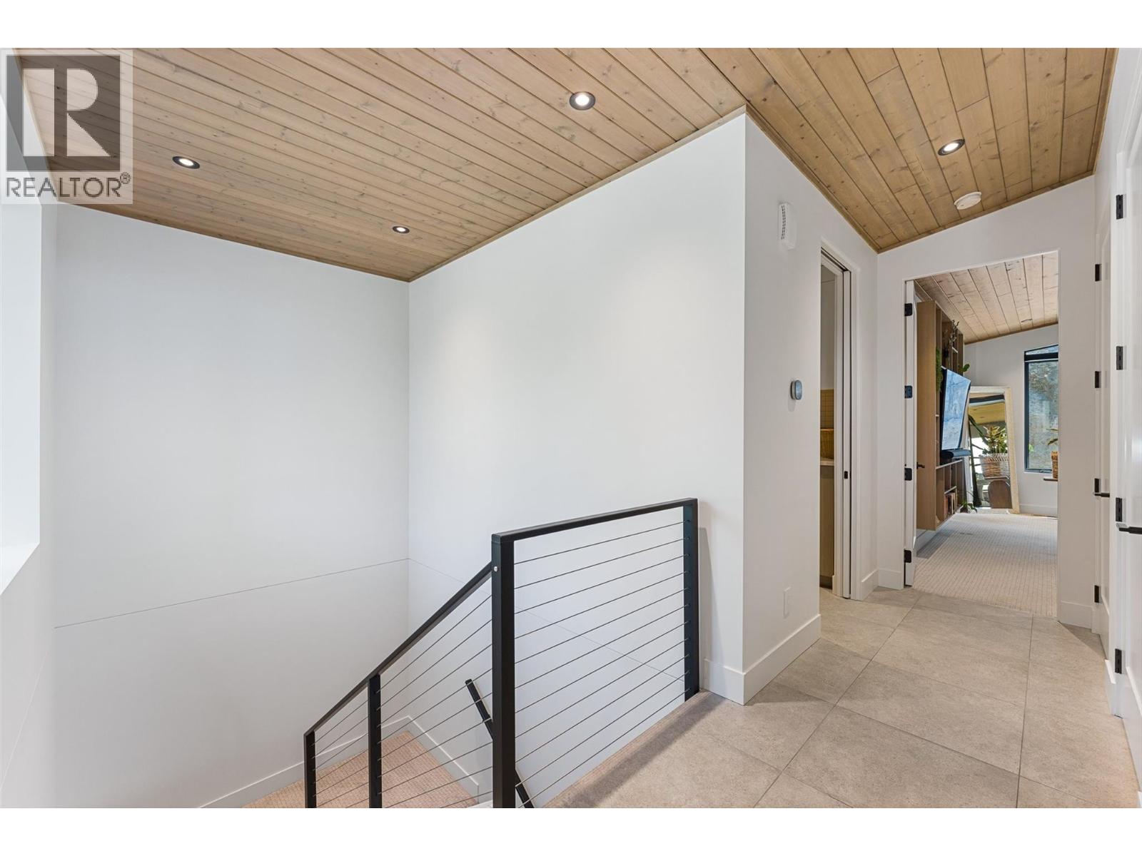 721 Pinehaven Court, Kelowna