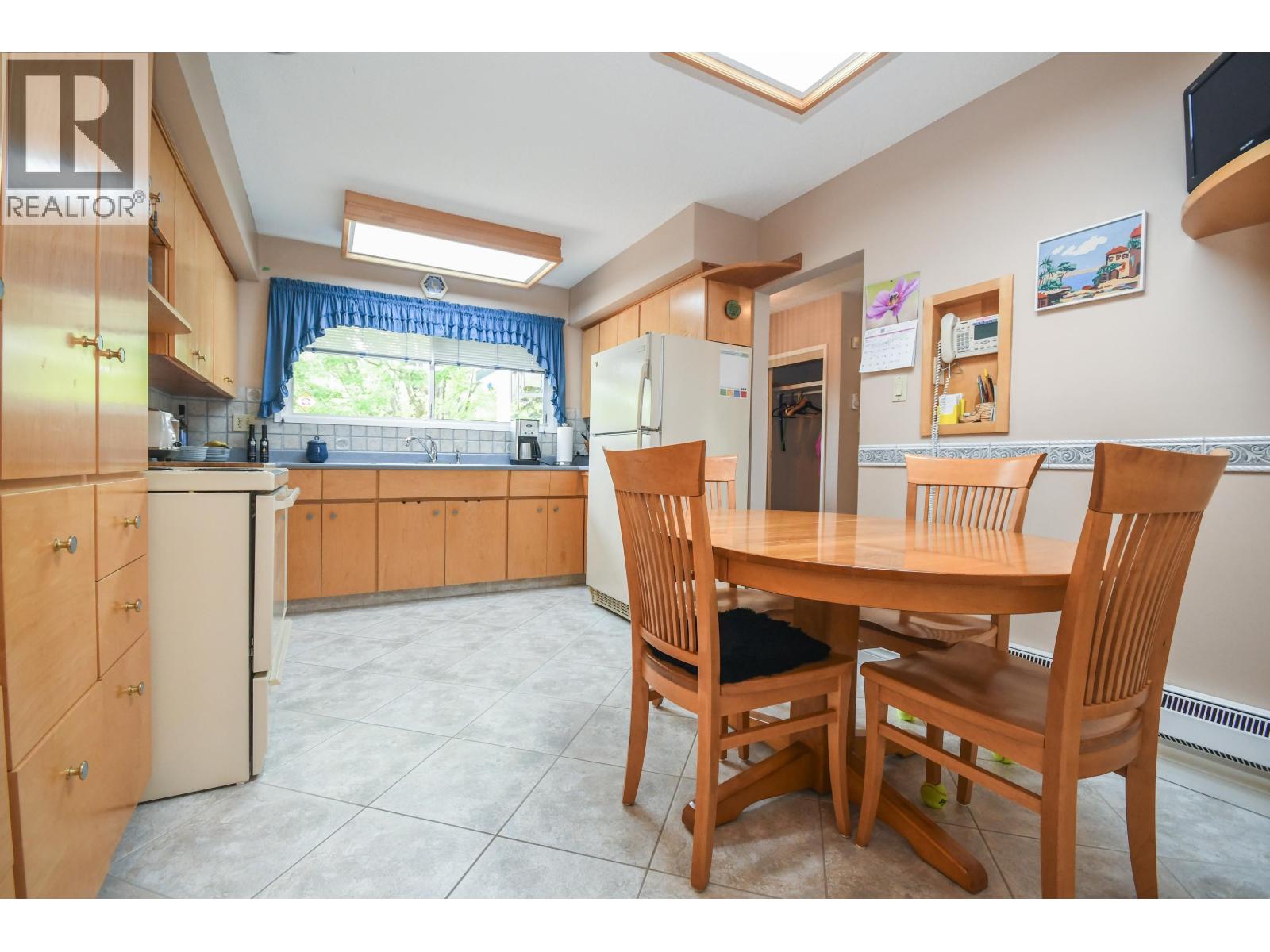 2746 FAIRVIEW CRESCENT - 13