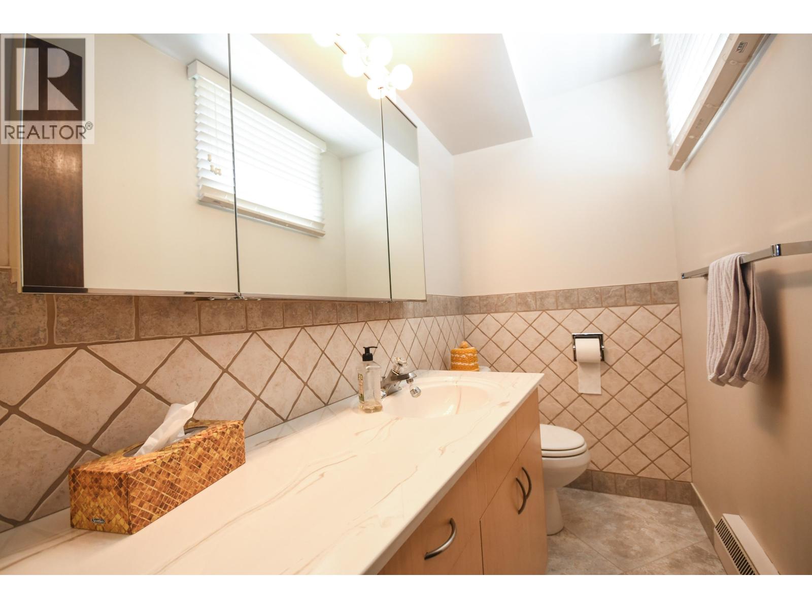 2746 FAIRVIEW CRESCENT - 30