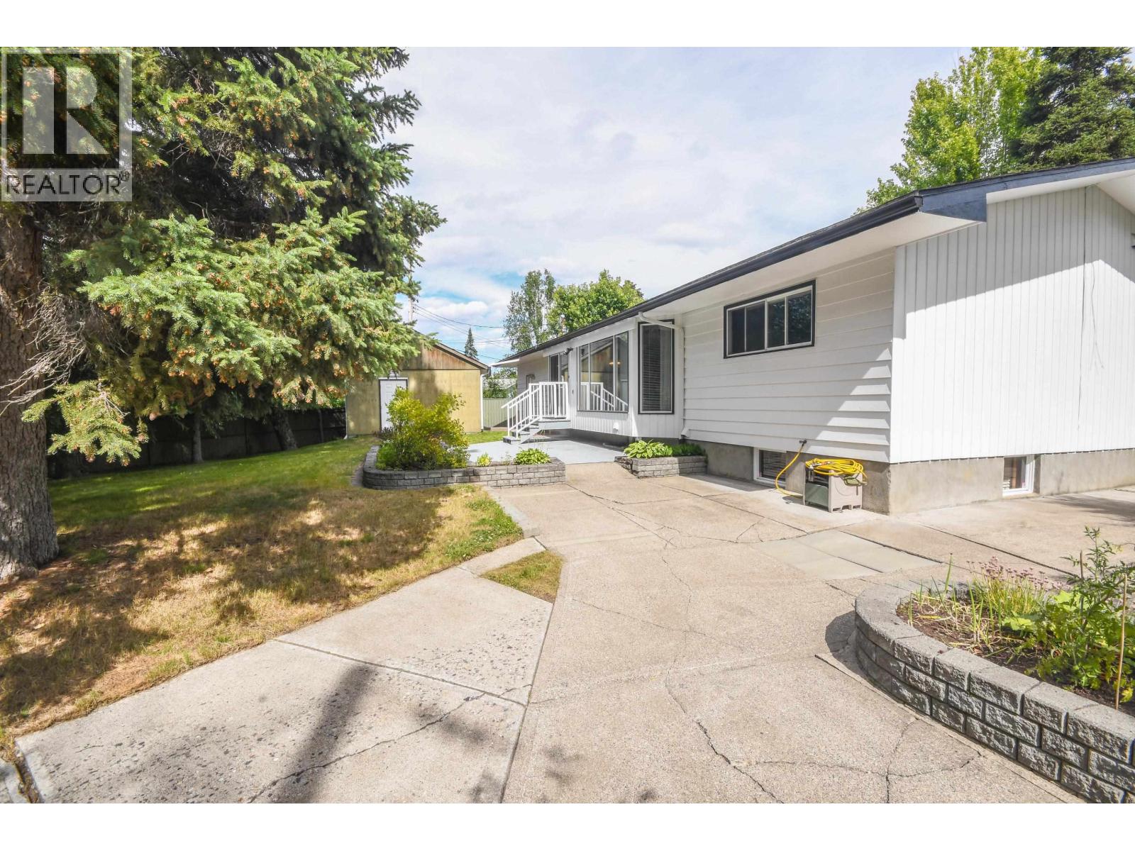 2746 FAIRVIEW CRESCENT - 35