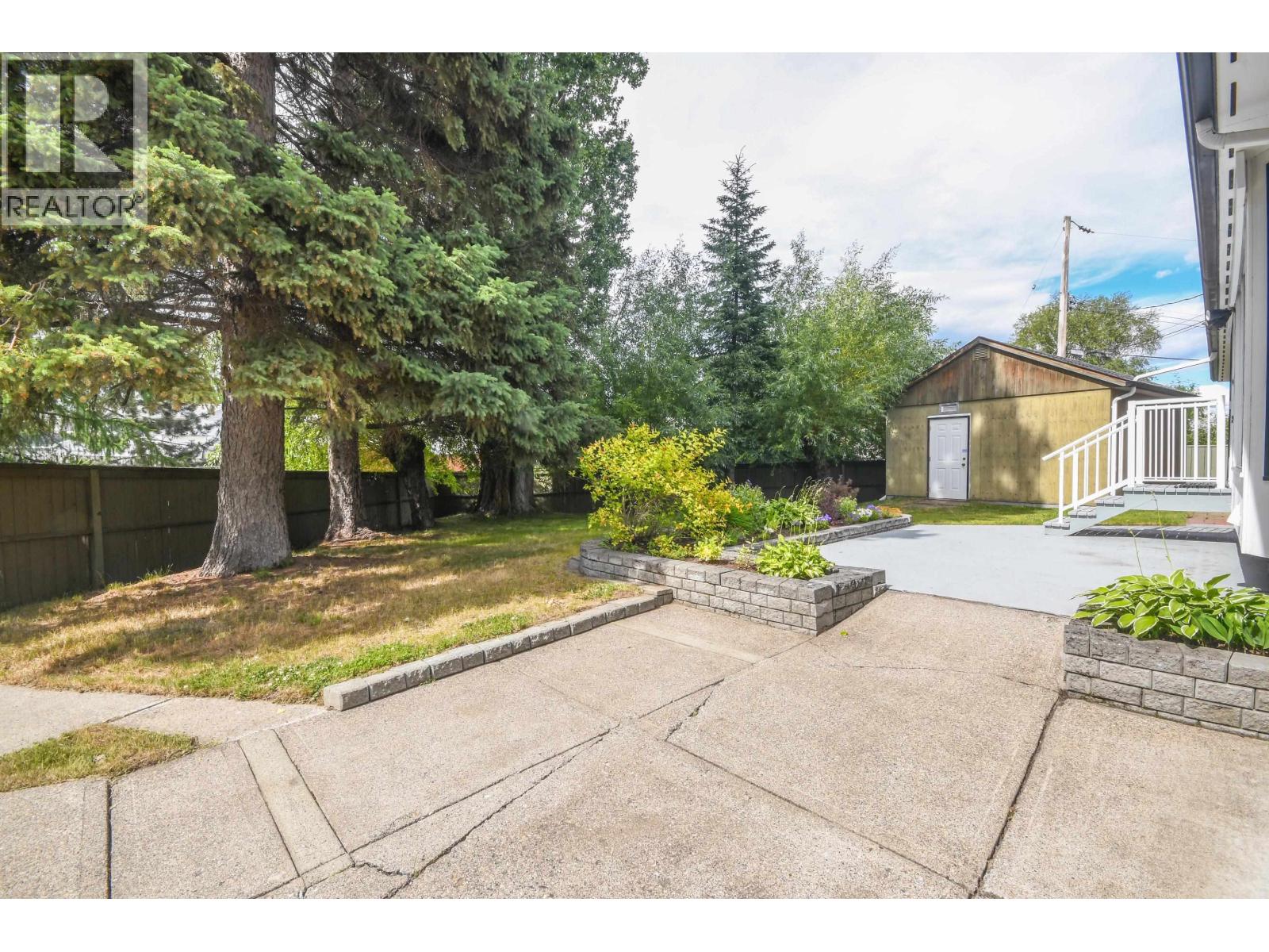2746 FAIRVIEW CRESCENT - 37