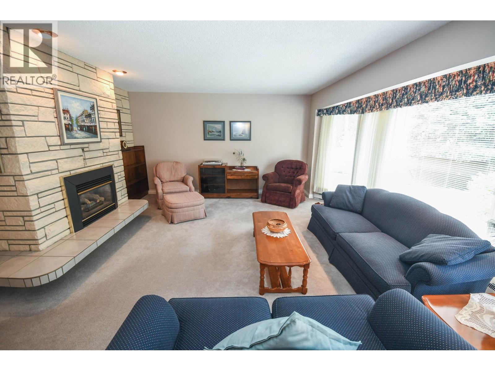 2746 FAIRVIEW CRESCENT - 4
