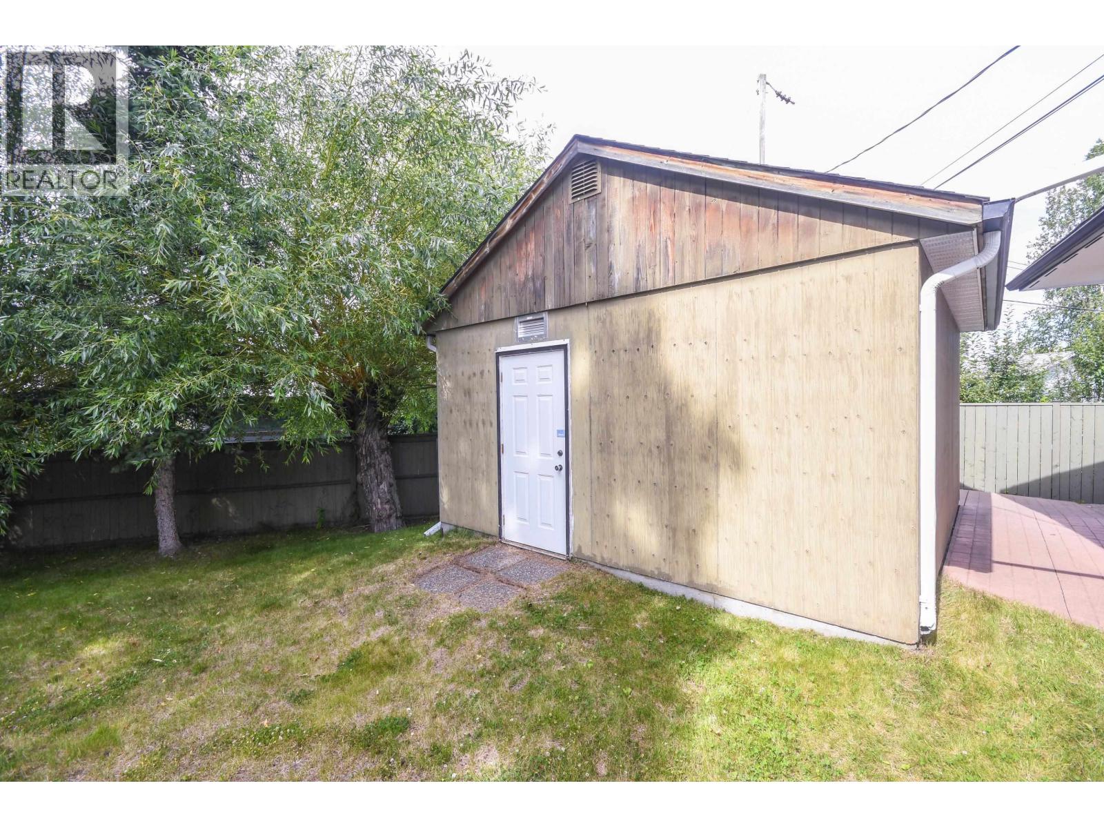 2746 FAIRVIEW CRESCENT - 40