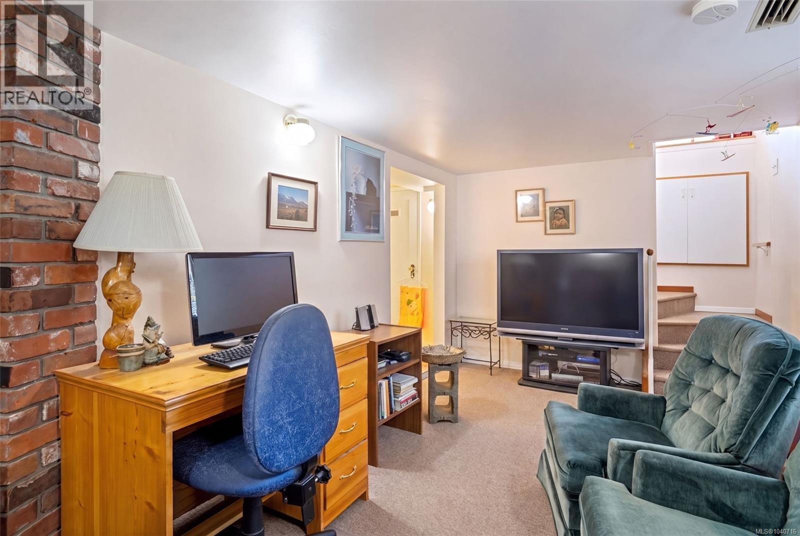 1193 Old Esquimalt Rd, Esquimalt