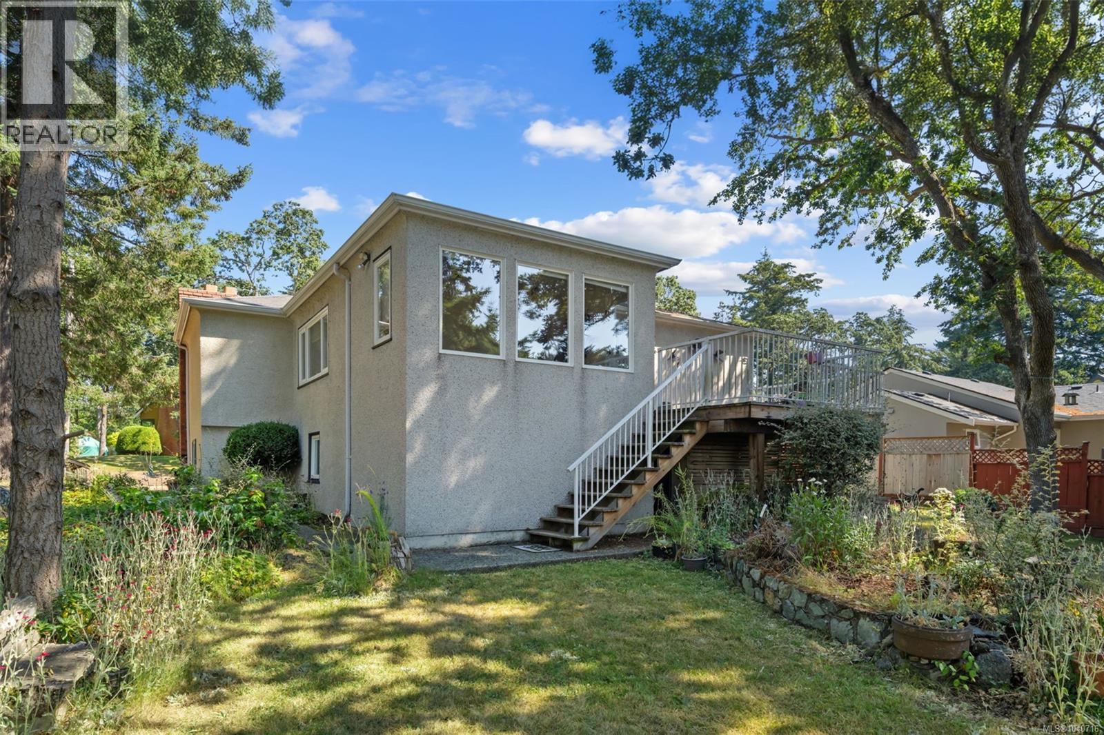 1193 Old Esquimalt Rd, Esquimalt