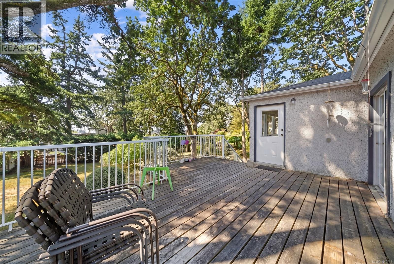 1193 Old Esquimalt Rd, Esquimalt