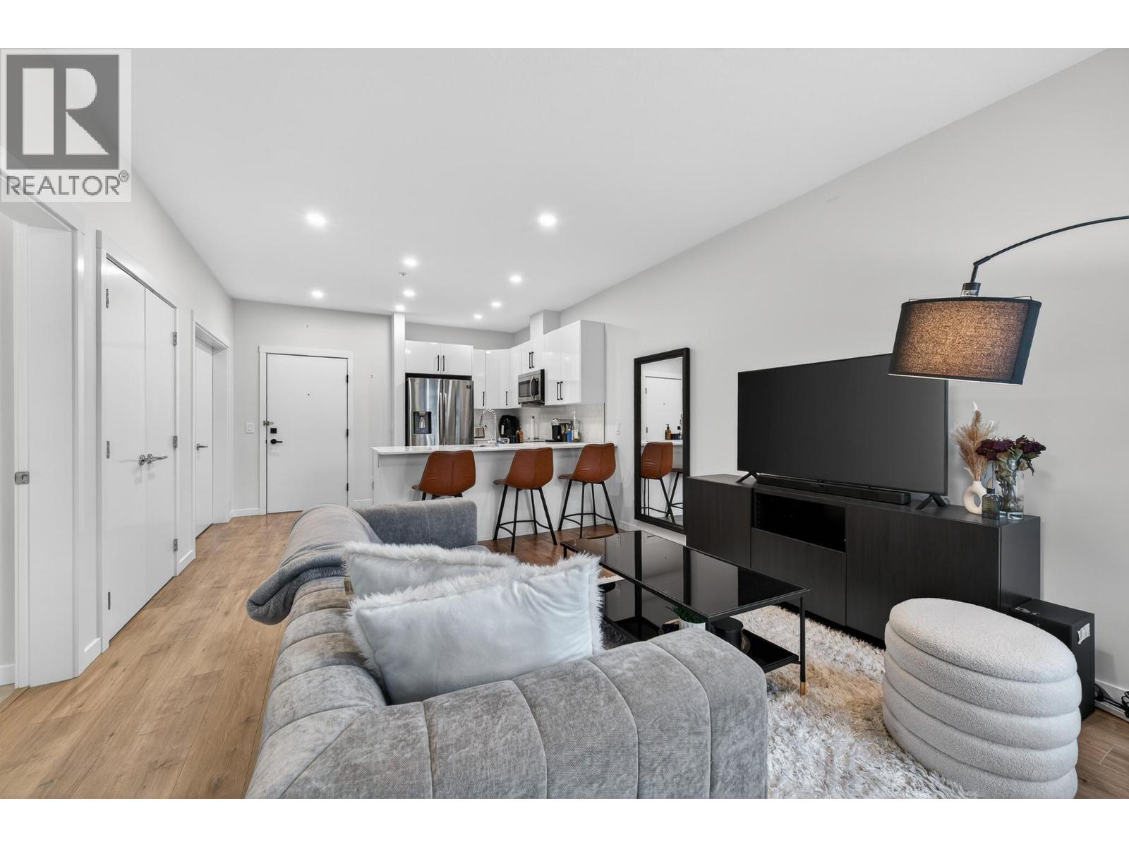 #305 1880 Hugh Allan Drive - 8
