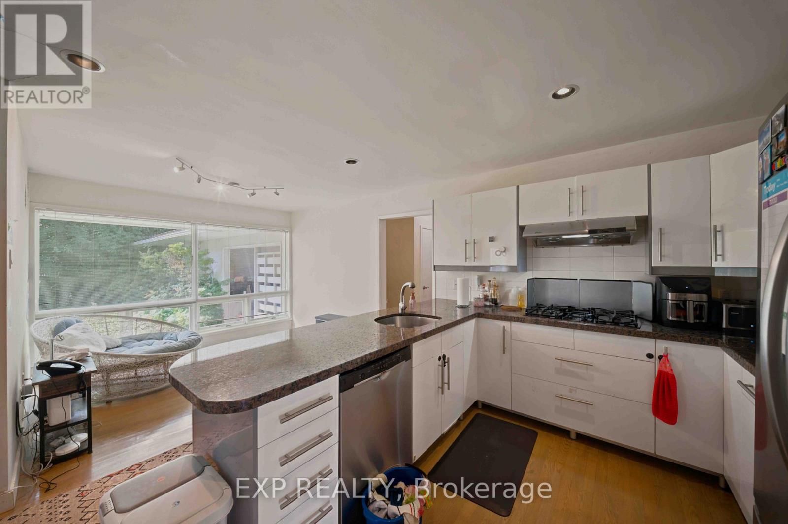 304 ROGER ROAD, Ottawa. Luxury613. By Peter Sagos - Image 12