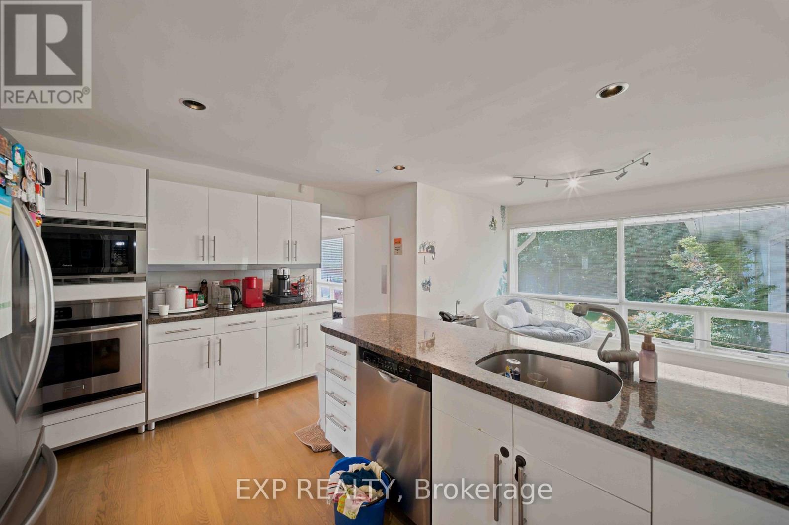 304 ROGER ROAD, Ottawa. Luxury613. By Peter Sagos - Image 16