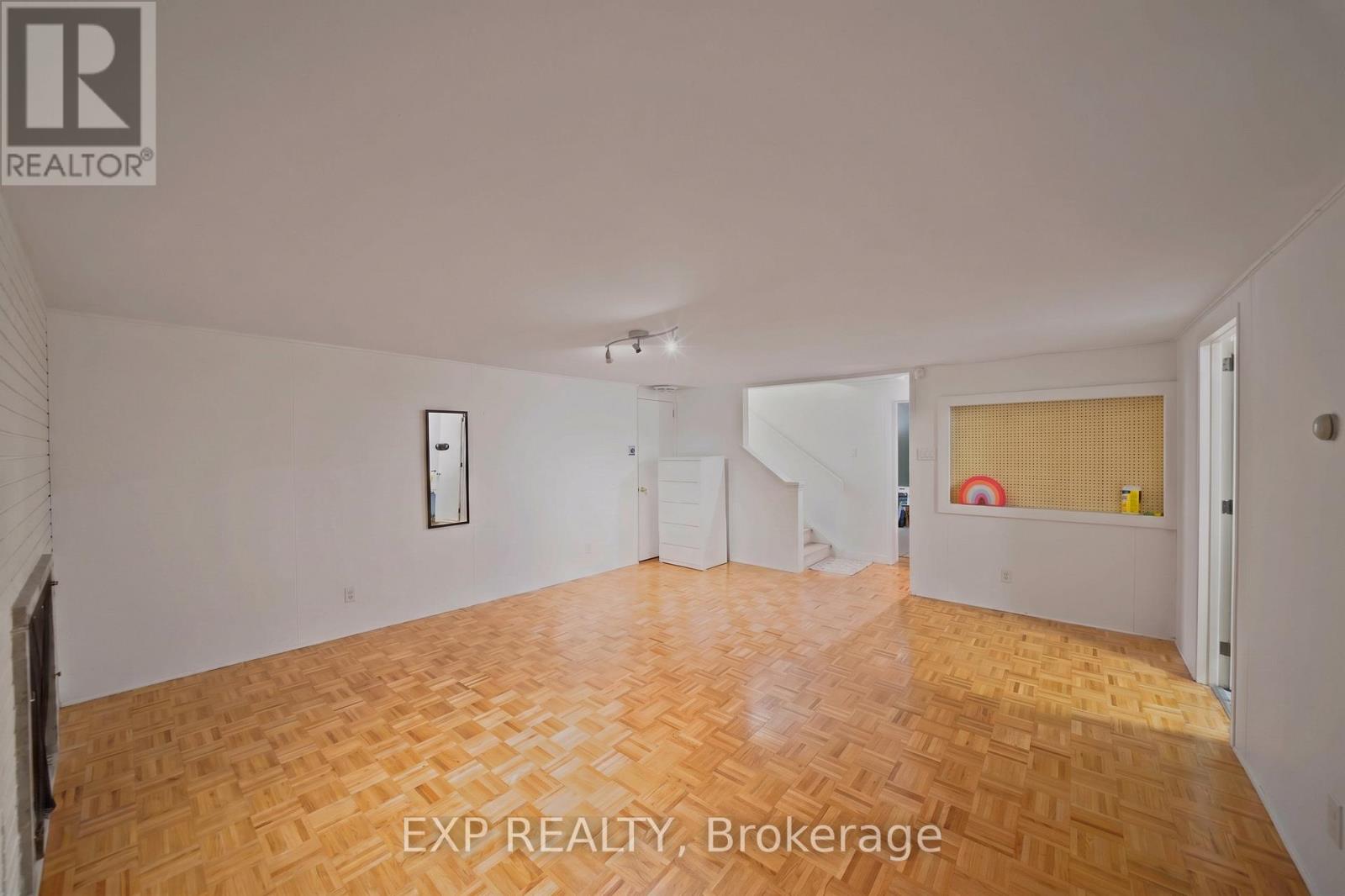 304 ROGER ROAD, Ottawa. Luxury613. By Peter Sagos - Image 33