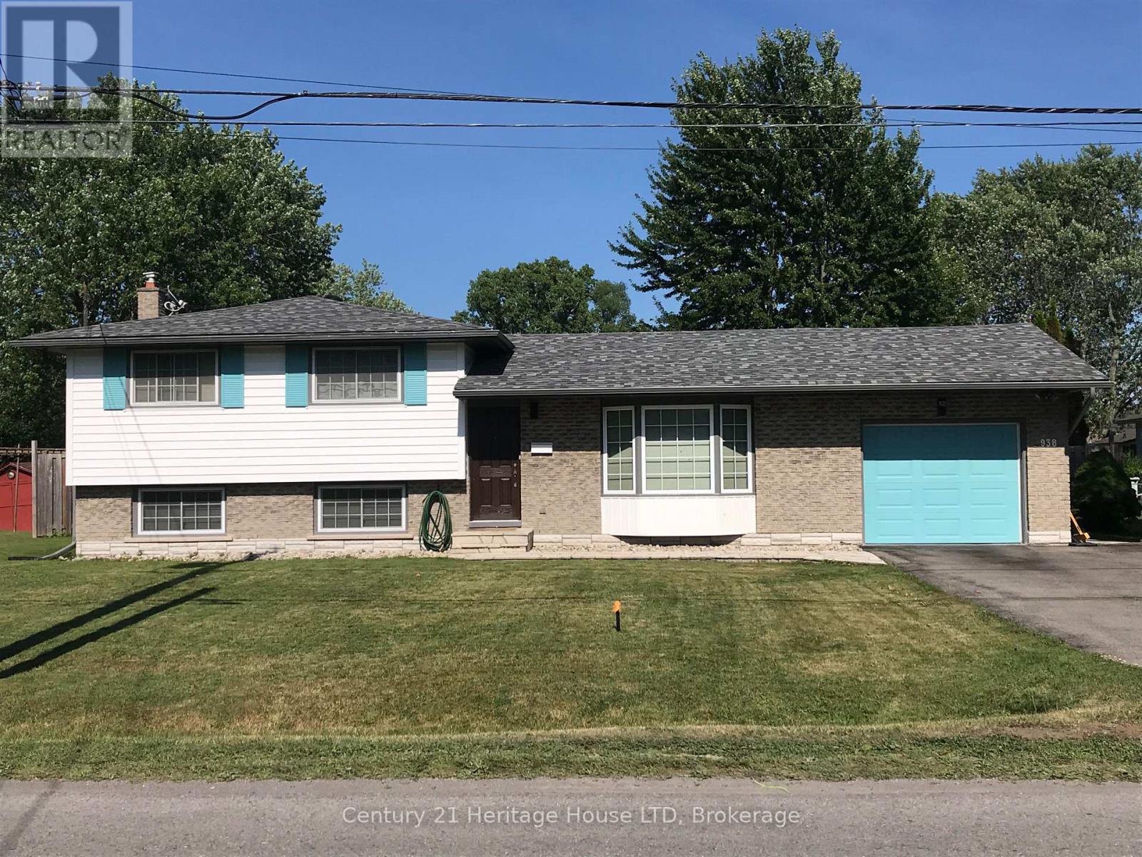 938 FERNDALE AVENUE - 1