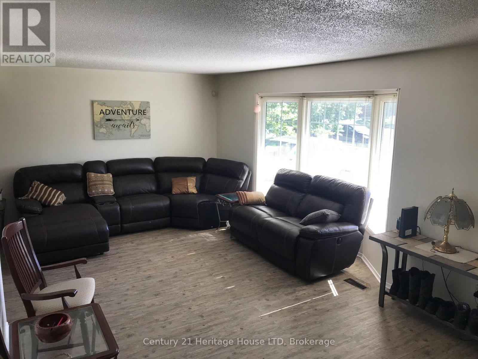 938 FERNDALE AVENUE - 10