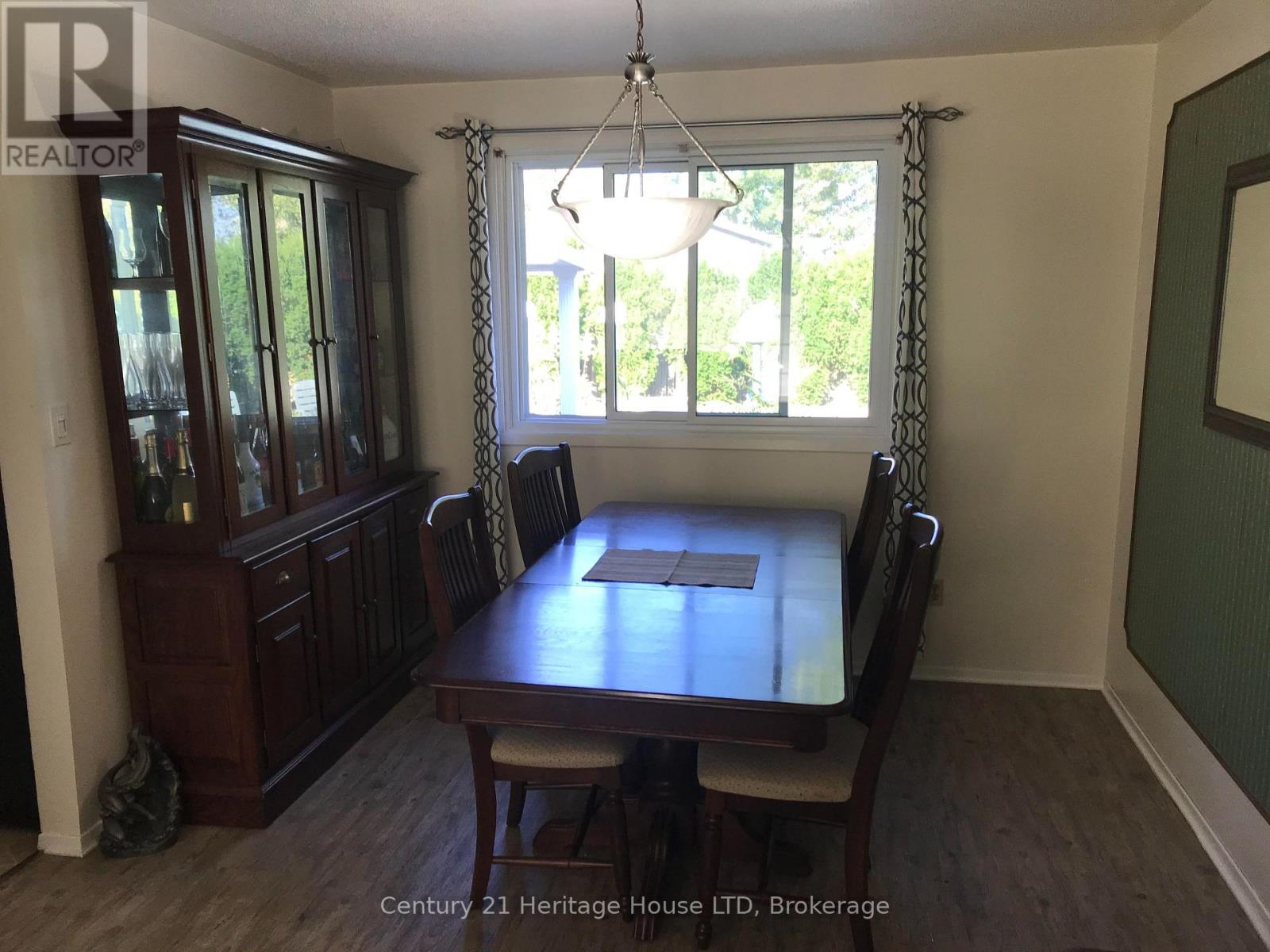 938 FERNDALE AVENUE - 3