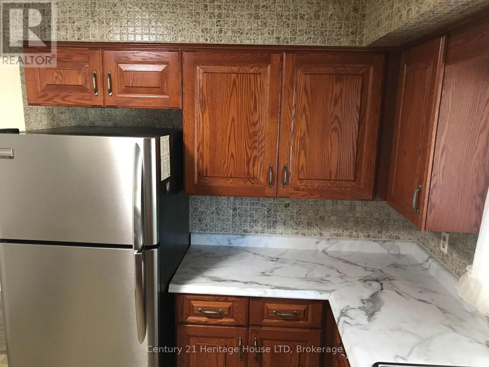 938 FERNDALE AVENUE - 6