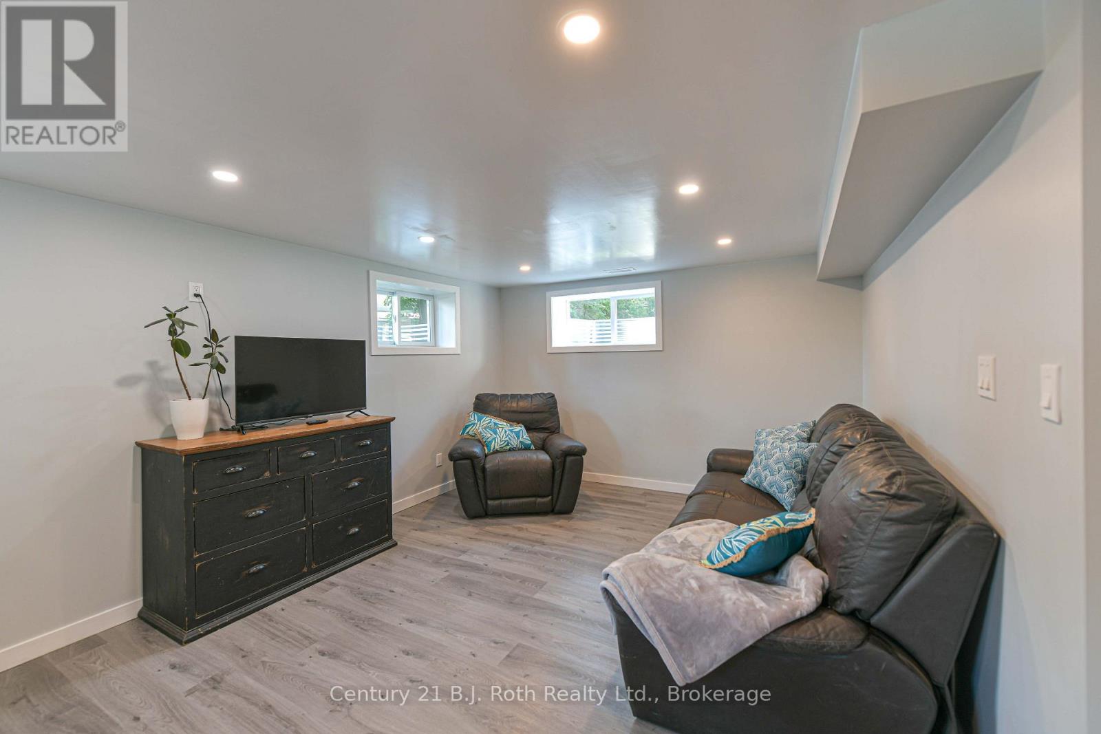 3332 CLEVELAND AVENUE - 27