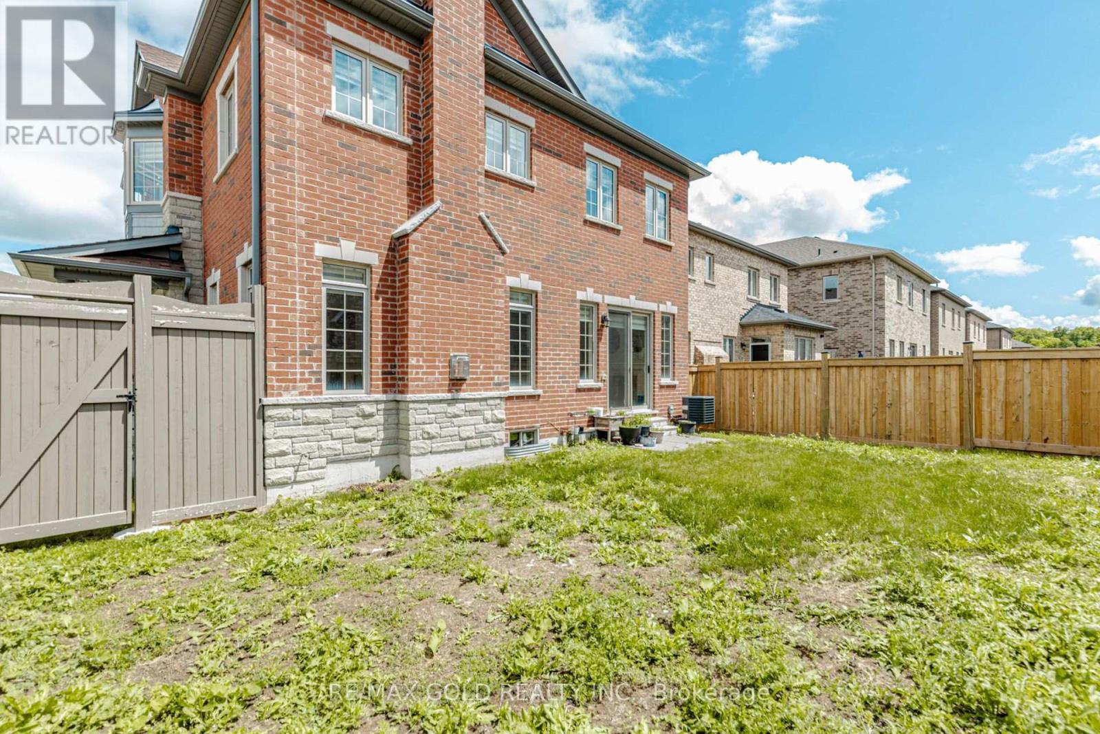 53 BETTY MAY CRESCENT - 47