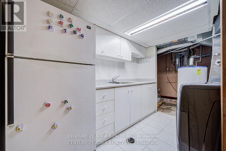 154 FRESHMEADOW DRIVE - 23