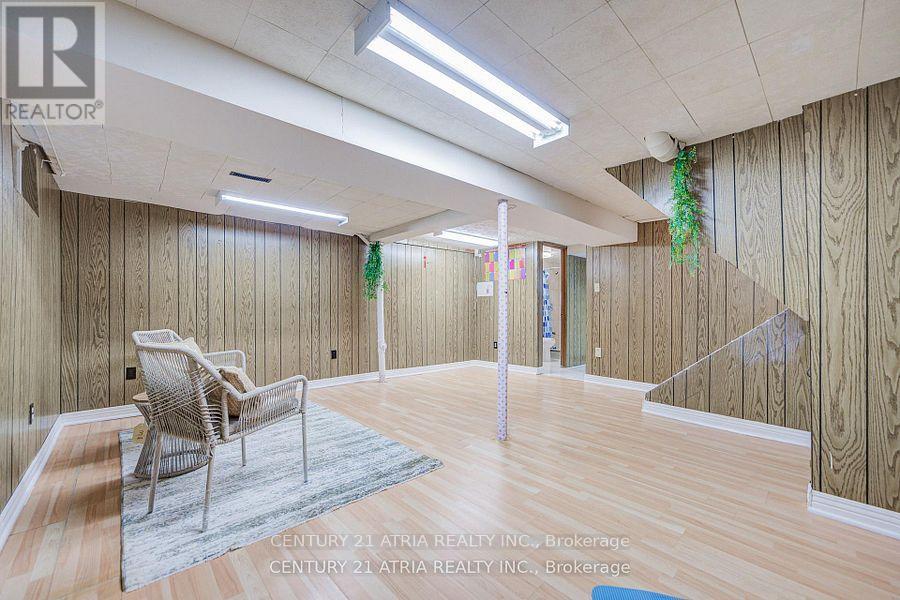 154 FRESHMEADOW DRIVE - 21
