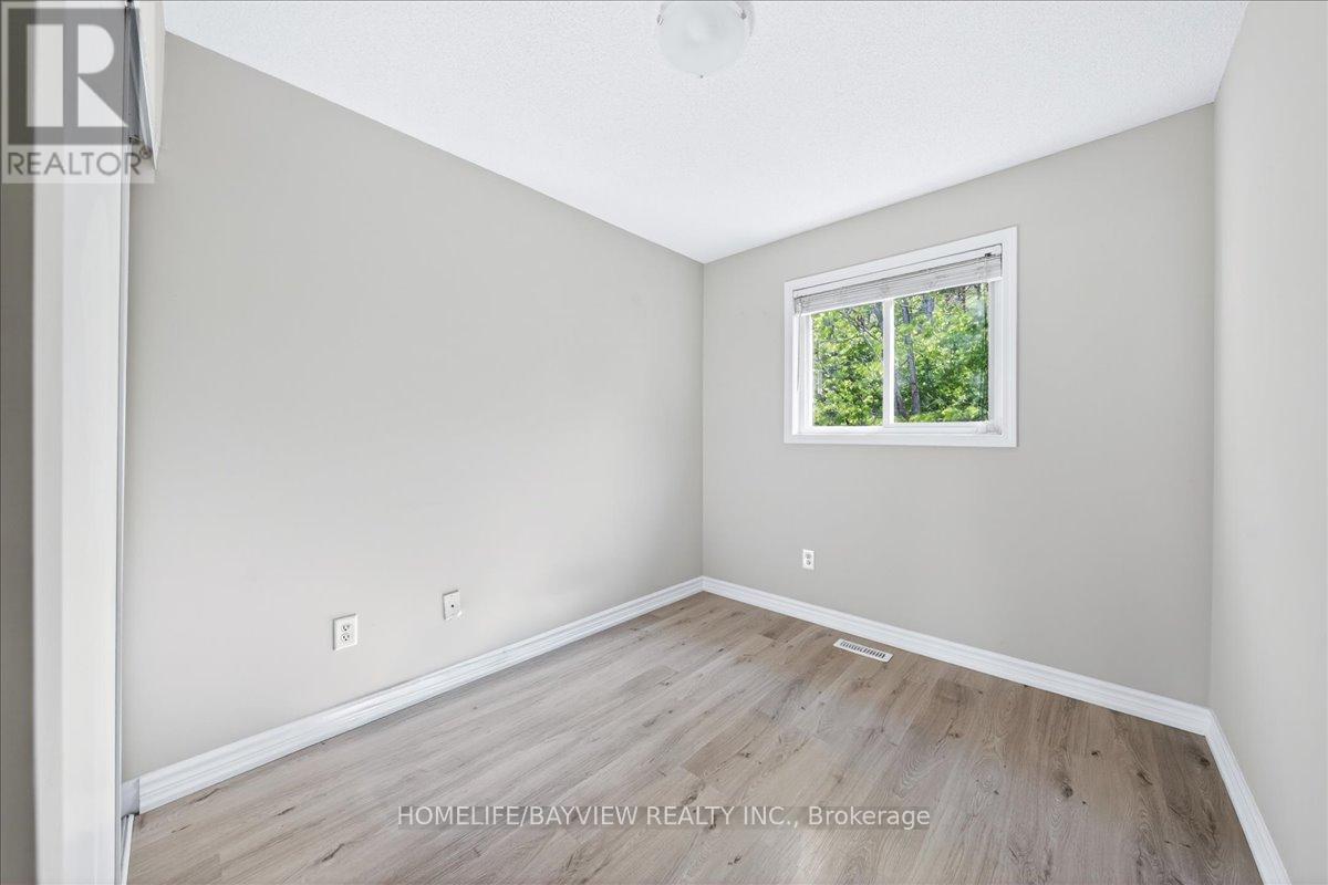 52 HAWTHORNE CRESCENT - 20