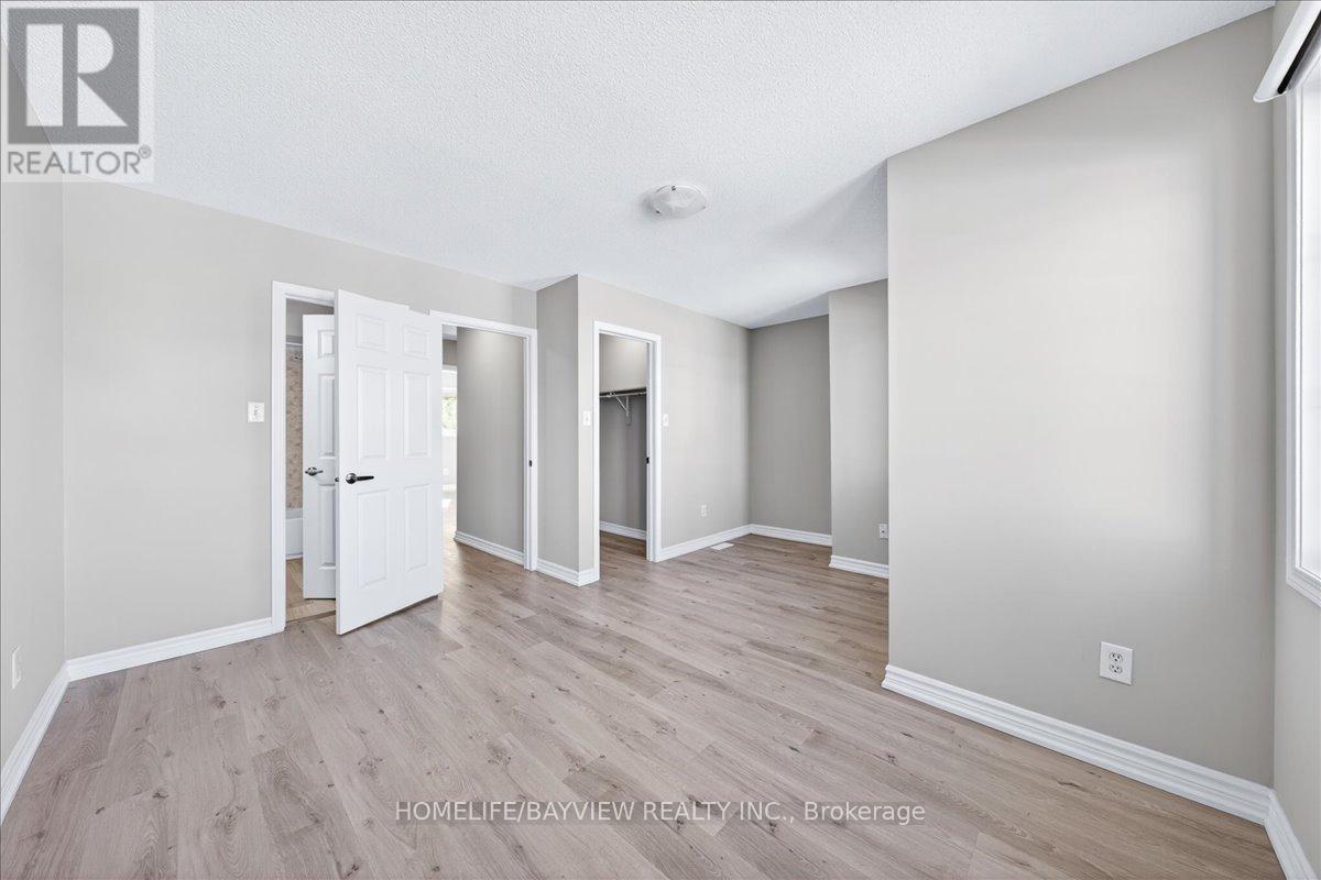 52 HAWTHORNE CRESCENT - 18