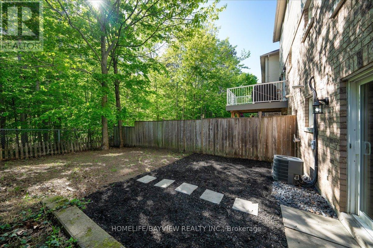 52 HAWTHORNE CRESCENT - 37