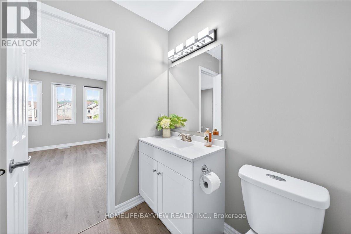 52 HAWTHORNE CRESCENT - 22