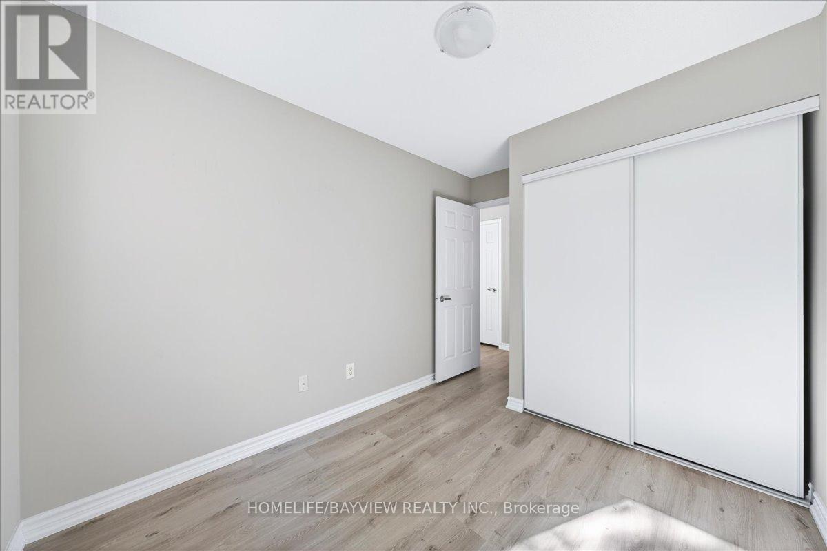 52 HAWTHORNE CRESCENT - 26