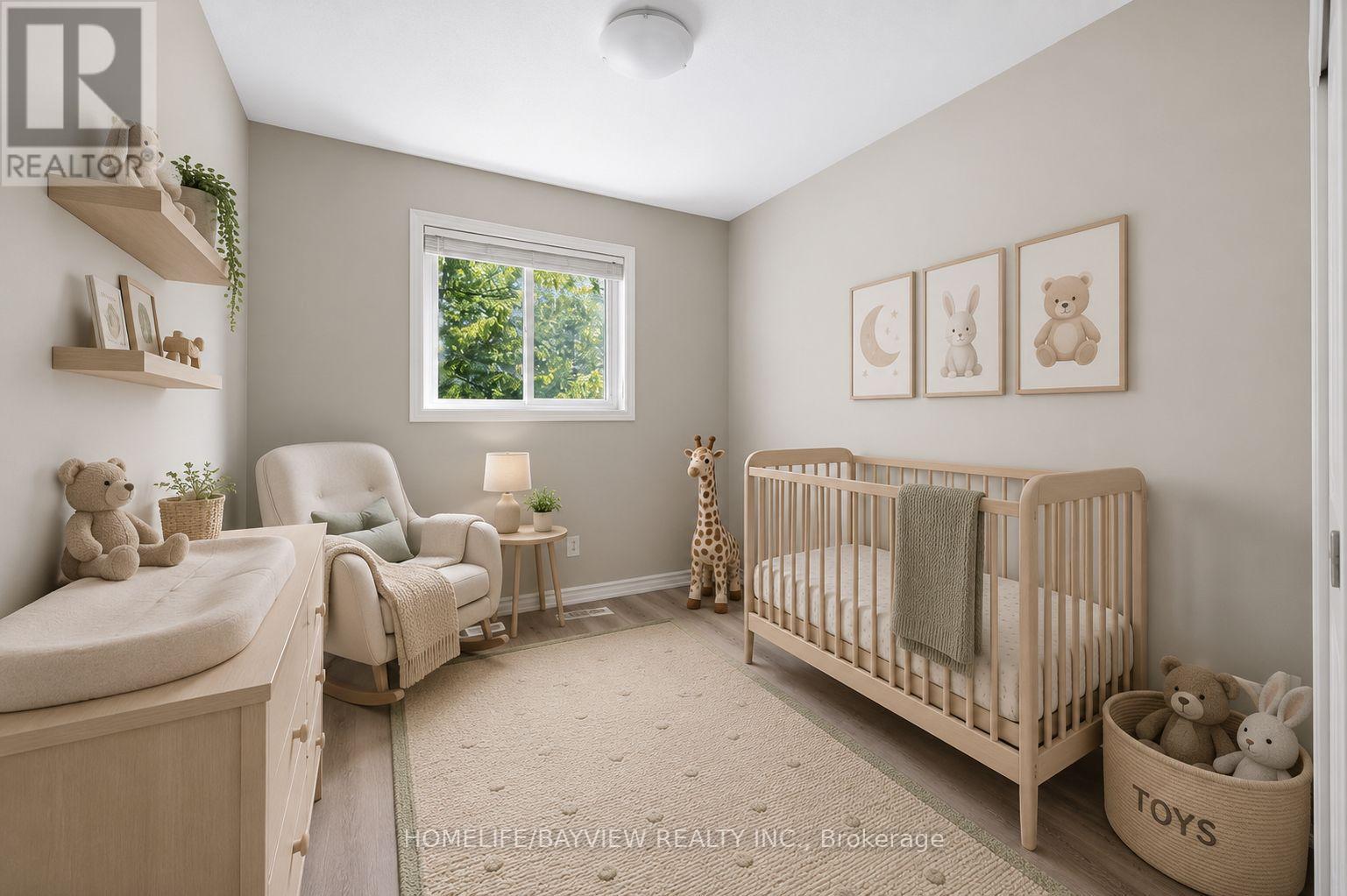 52 HAWTHORNE CRESCENT - 29