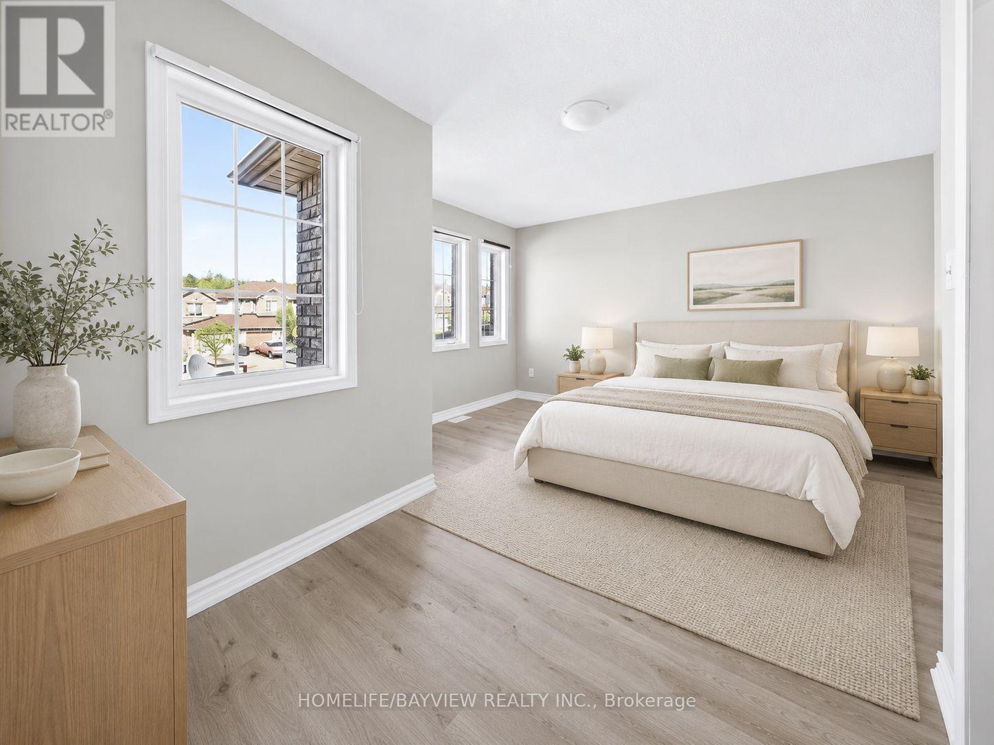 52 HAWTHORNE CRESCENT - 17