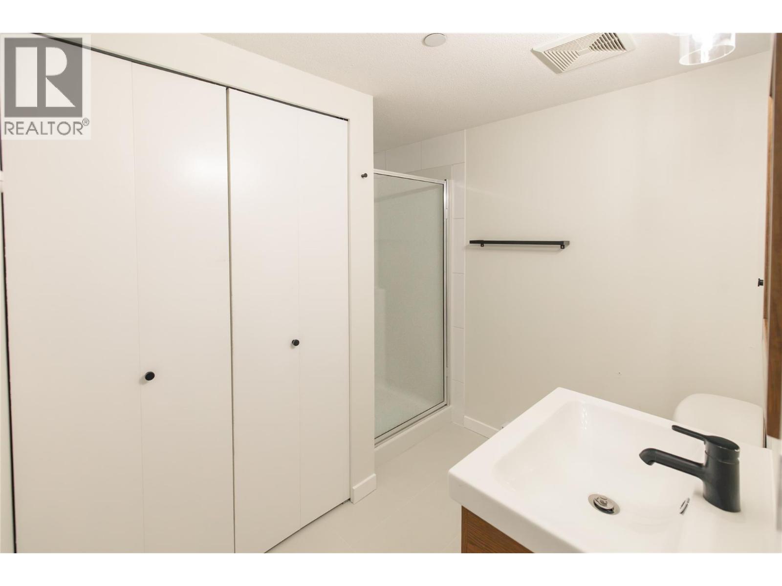 #114 547 Yates Road - 27