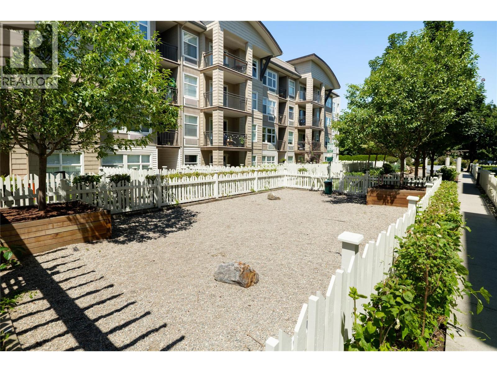 #114 547 Yates Road - 38