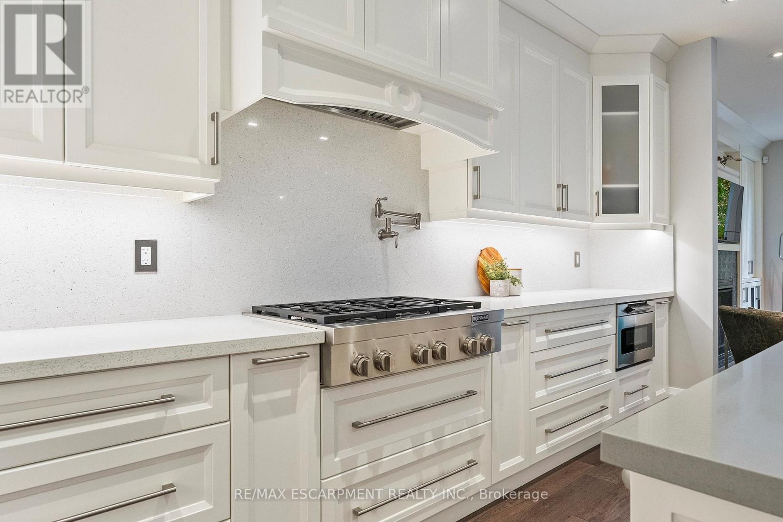 24 CAYUGA AVENUE - 11