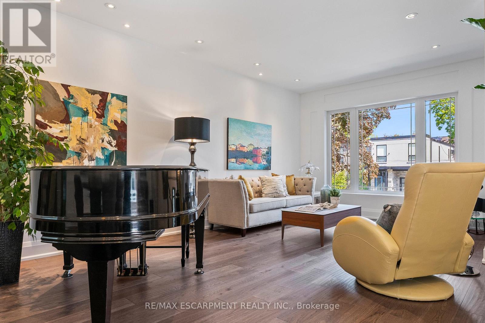 24 CAYUGA AVENUE - 3