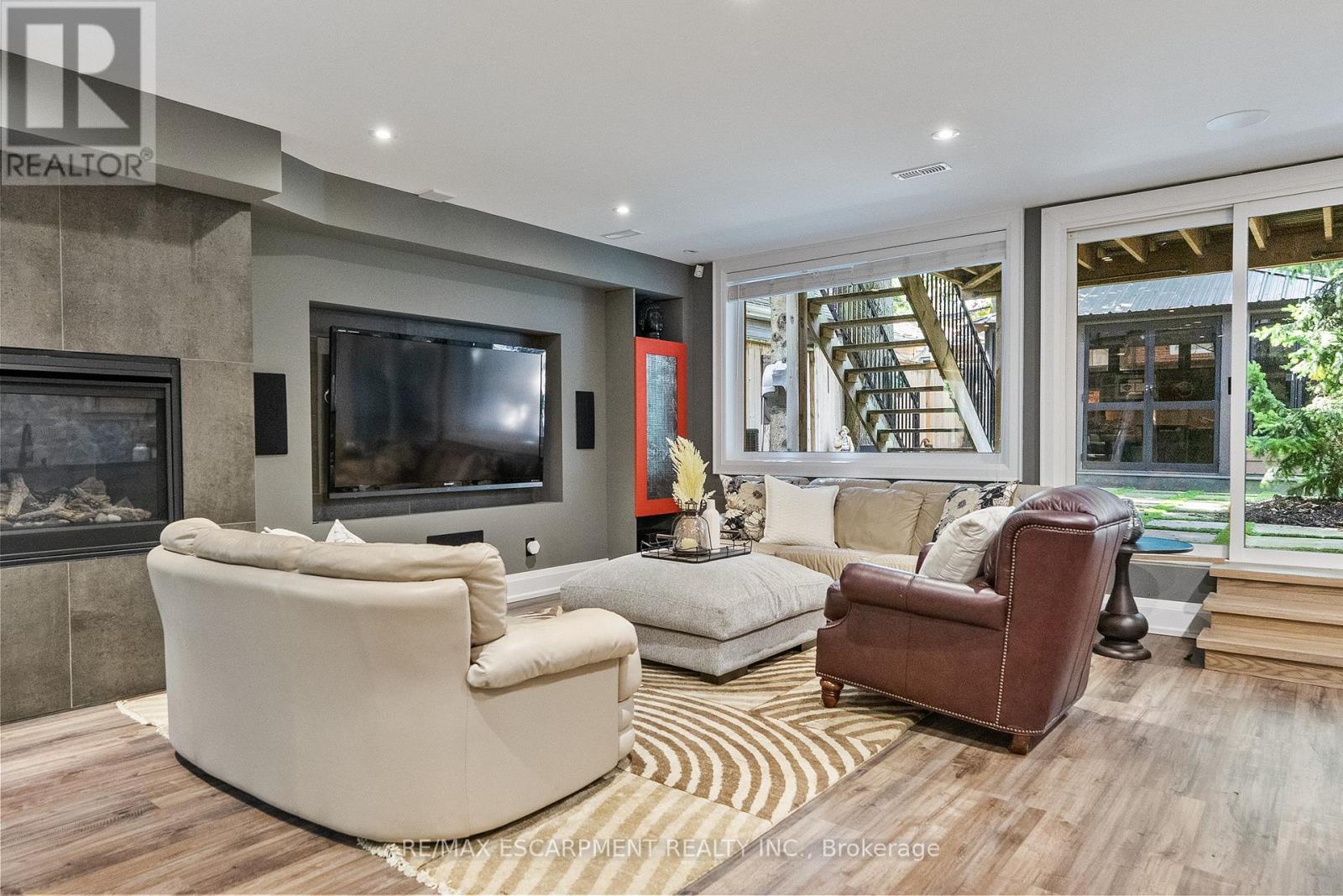 24 CAYUGA AVENUE - 38