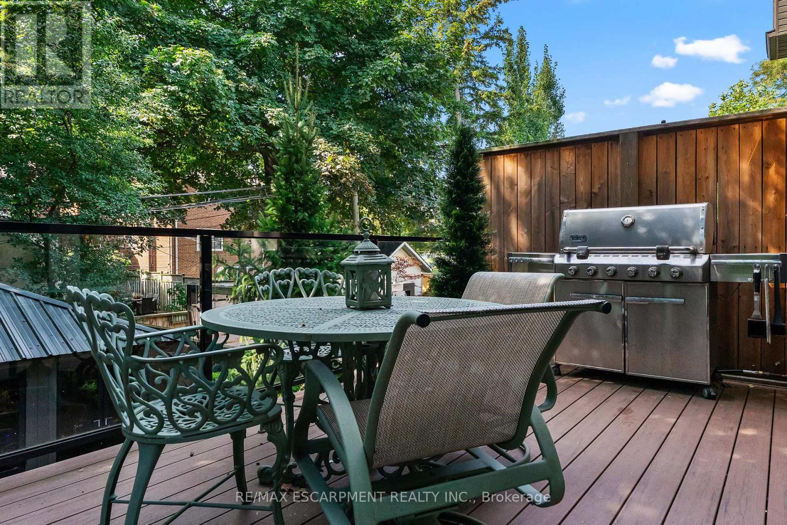 24 CAYUGA AVENUE - 44
