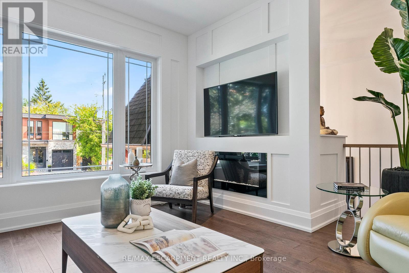 24 CAYUGA AVENUE - 5