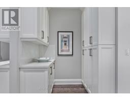 24 Cayuga Avenue, Mississauga, ON L5G3S7 Photo 13