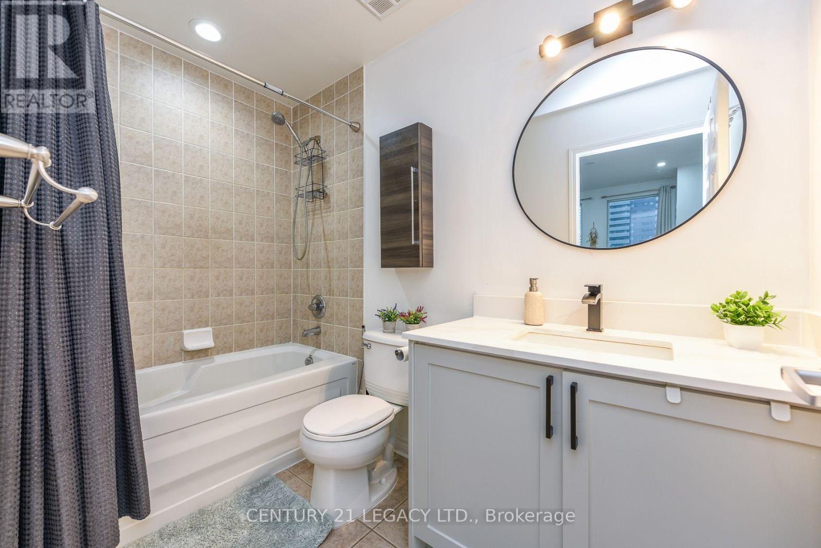 #701 388 PRINCE OF WALES DRIVE - 30