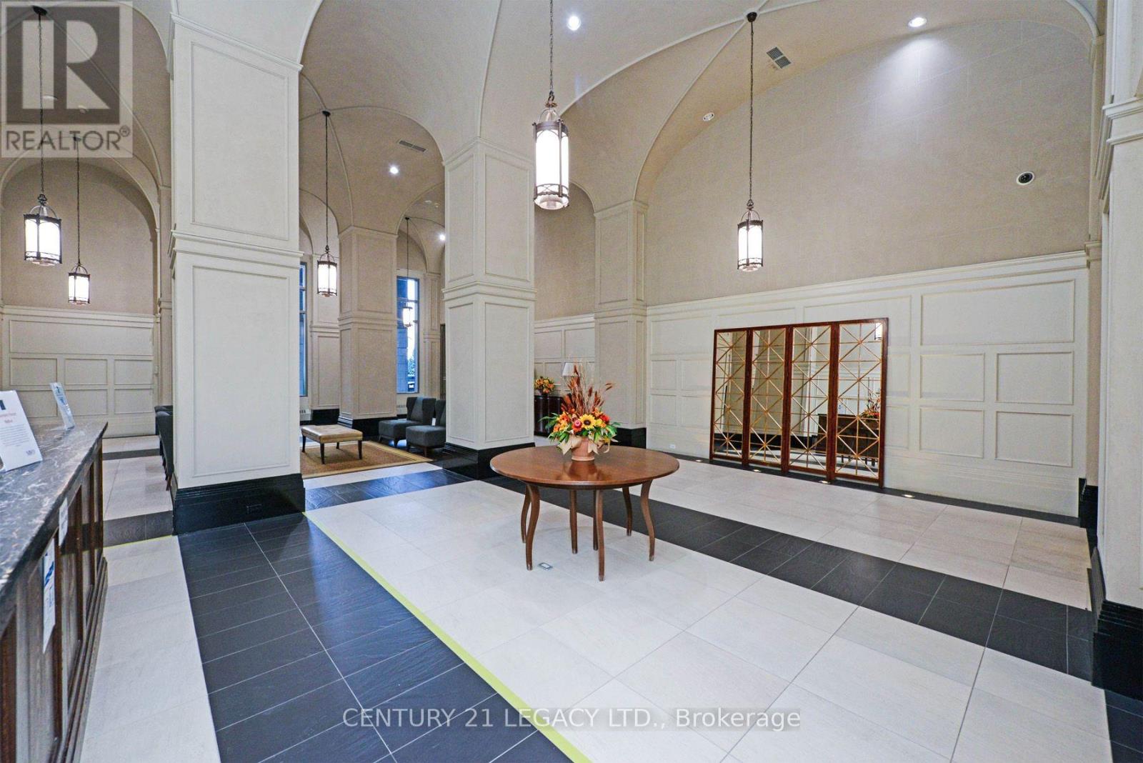 #701 388 PRINCE OF WALES DRIVE - 5