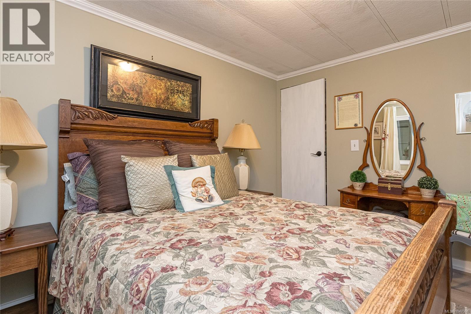 #47 5838 Blythwood Rd - 22