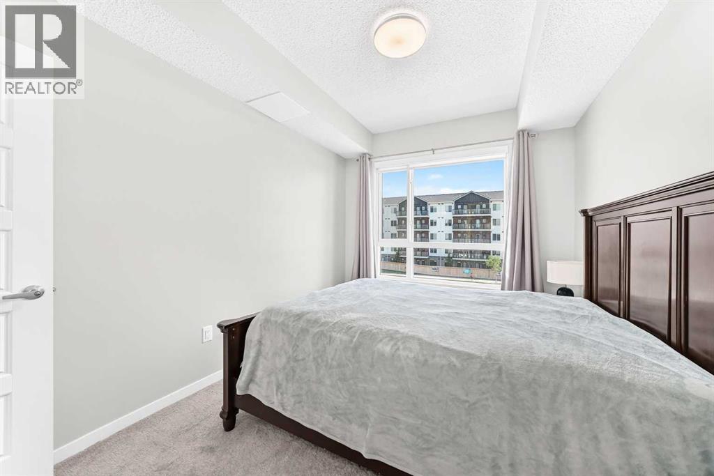 #3211 33 Carringham Gate NW - 26