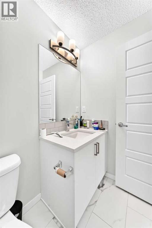 #3211 33 Carringham Gate NW - 31