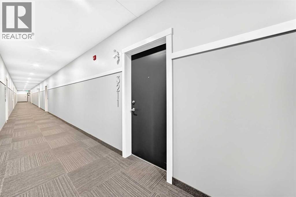 #3211 33 Carringham Gate NW - 34