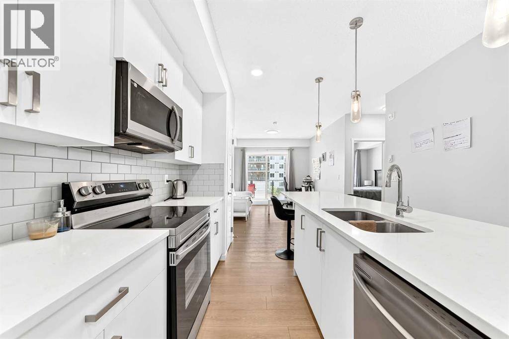 #3211 33 Carringham Gate NW - 8