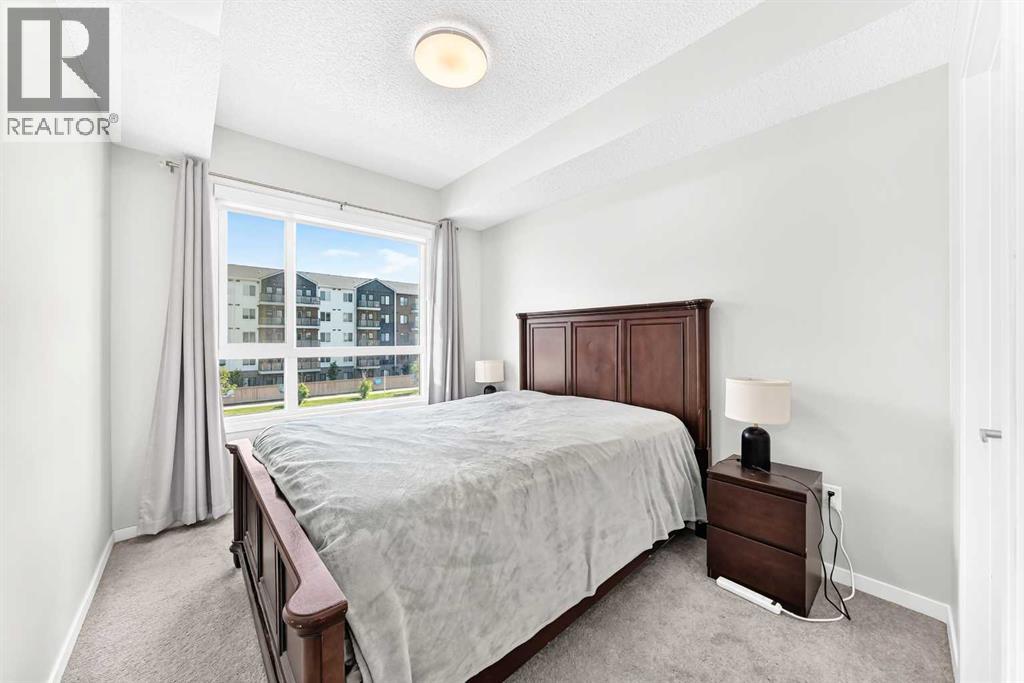 #3211 33 Carringham Gate NW - 24